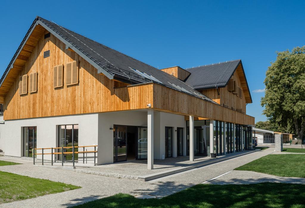 Hotel Naturum Milicz Exteriör bild