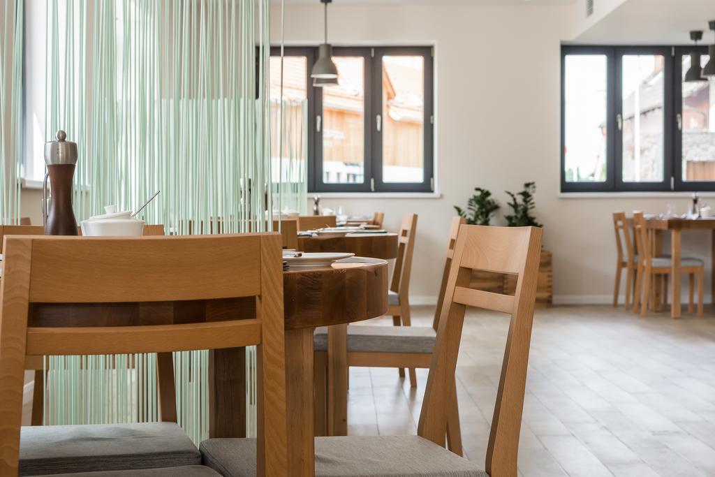 Hotel Naturum Milicz Exteriör bild